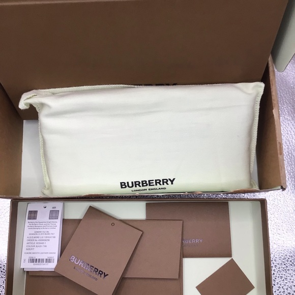 BURBERRY HORSEFERRY, NWT, FULL ZIP WALLET, NO FLAWS - Picture 16 of 16